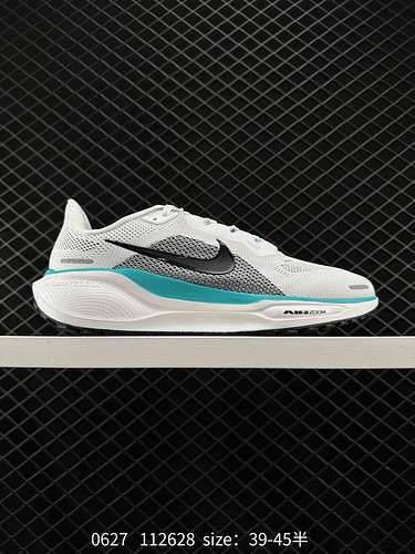 4 Aggiornamento sovversivo Le Nike quotPegasus New Shoesquot sono morbide al tatto e hanno una consi