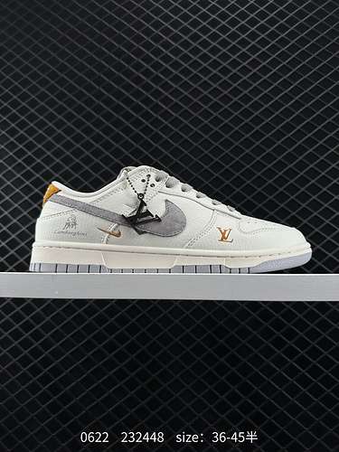 24 modelli popolari all'estero sono in vendita in edizione limitata Corporatelevel Nike SB Dunk Low 