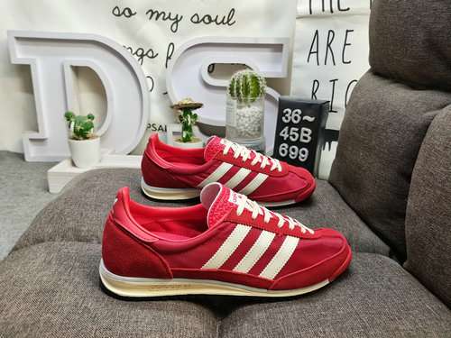 699DLa serie di sneaker retrò di Adidas è popolare in tutto il mondo Cavalcando quest'onda, il march