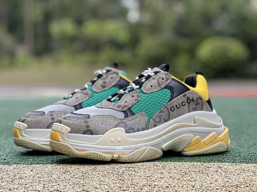 Paris Gucci conjunto Balenciaga Triple S x GUCCI Balenciaga Gucci modelo conjunto zapatos papá