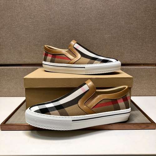 Scarpe uomo Burberry Codice 0713B30 Taglia 3844