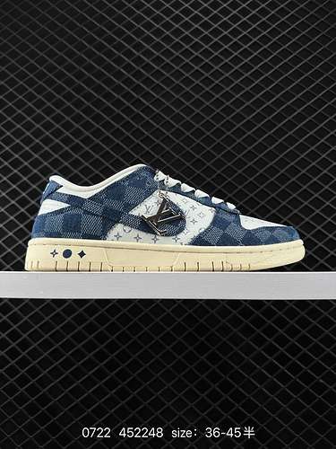 24 modelli popolari all'estero sono in vendita in edizione limitata Corporatelevel Nike SB Dunk Low 