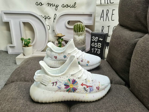 Serie davvero esplosiva a livello aziendale 173D Adidas Yeezy 350 Boost V2 viene esposta per la prim