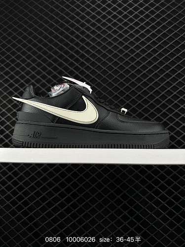 3 Ambush x Nk Air Force 7 Low SP Air Force 1 iconico Swoosh in cobranding si estende oltre il tallon