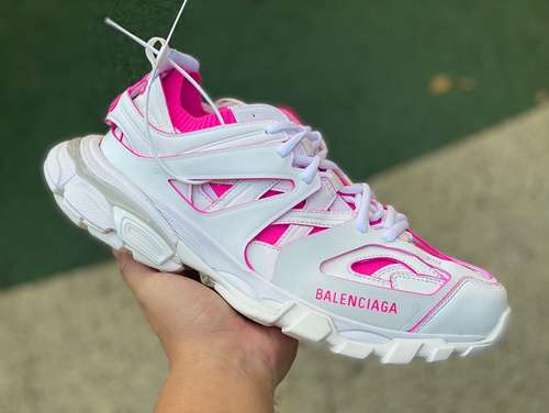 Balenciaga 30 bianco cipria Balenciaga Triple S scarpe da papà Balenciaga