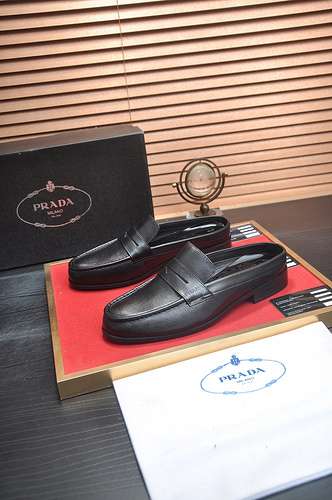 Scarpe uomo Prada Codice 0808B70 Taglia 3844 personalizzata sulla taglia 45 non rimborsabile