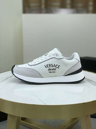 Scarpe uomo Versace Codice 0513D60 Taglia 3845 38 e 45 devono essere personalizzate e non possono es