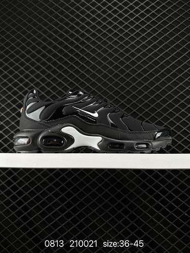 Nike Air Max Plus è una rappresentante delle scarpe alternative Nike TN nata nel 1996 È la prima sca