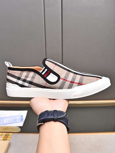 Scarpe uomo Burberry Codice 0814B20 Taglia 3844 45 personalizzate