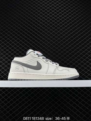 24 Nike Le scarpe da ginnastica Nike Dunk Low Retro come classiche scarpe da basket negli anni '80 f