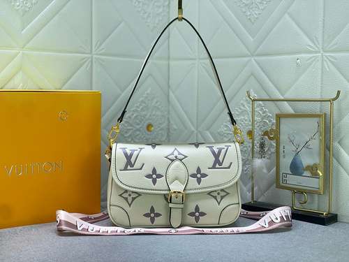 Borsa baguette LV Borsa da donna LV La borsa a tracolla LV adotta pelle bovina originale importata d