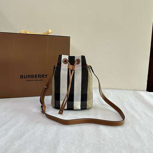 BURBERRY Borsa a secchiello Borsa da donna Burberry Borsa a tracolla Burberry Borsa importata in pel