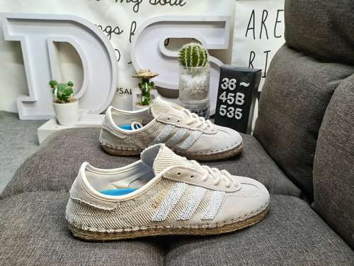 535DCLOT sx adidas Gazelle quotHalo Ivoryquot CLOTs Gazelle quotHalo Ivoryquot incarna l'eccellenza 