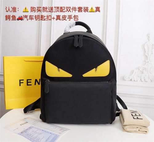 FENDI zaino Borsa da uomo Fendi Borsa a tracolla Fendi realizzata in pelle bovina originale importat