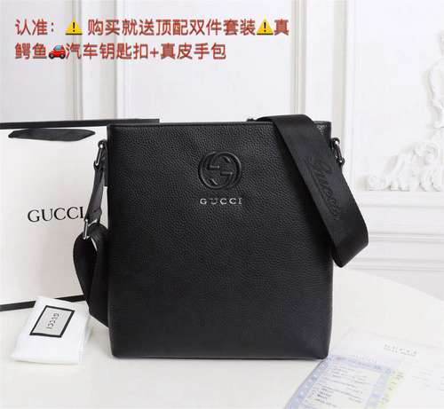 Borsa a tracolla GUCCI Borsa da uomo Gucci Borsa a tracolla Gucci realizzata in pelle bovina origina