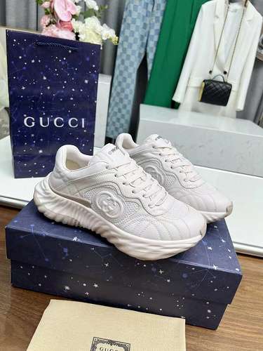 GUCCI Scarpa uomo e donna codice 0825D40 Taglia Taglia donna 3541 Taglia uomo 3945