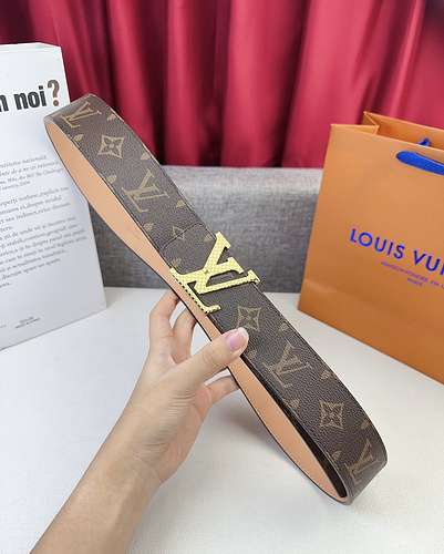 Cintura LOUIS VUITTON all'ingrosso LV Louis Vuitton cintura da uomo all'ingrosso materiale in pelle 