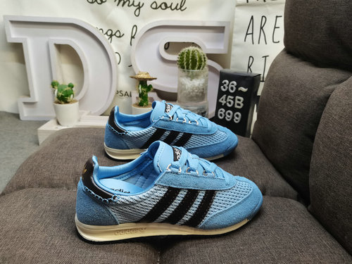 La serie di scarpe sportive retrò 699 Adidas è popolare in tutto il mondo Cavalcando quest'onda, il 