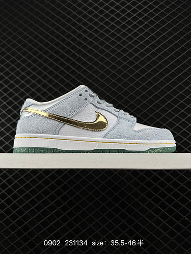 7 Sneakers Nike Dunk Low dal design retrò caratterizzate da cinturini destrutturati e doppi lacci ch