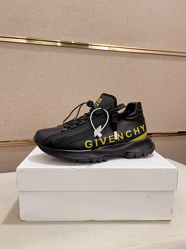 Scarpa Uomo Givenchy Codice 0706C10 Taglia 3844