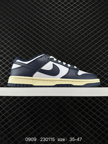 Le scarpe da skateboard sportive retrò Nike Dunk Low 75X come una classica scarpa da basket dell'era