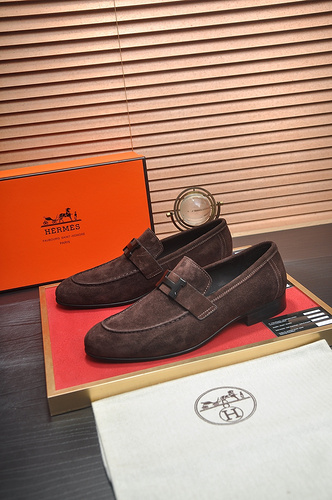 La scarpa da uomo Hermes codice 76C Taglia38444 può essere personalizzata