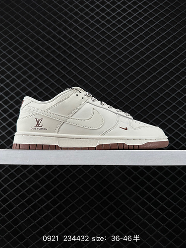 1D60G Louis Vuitton x Nike Dunk SB Low Louis Vuitton x Nike SB Low cut Co branded White Brown Shoe B