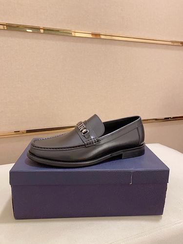 Le scarpe da uomo Dior codice 24C La taglia 3844 possono essere personalizzate 4