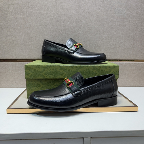 Scarpa uomo Gucci codice 73B8 misura 3844