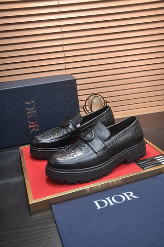 Le scarpe da uomo Dior codice 2B8 Taglia38444 possono essere personalizzate