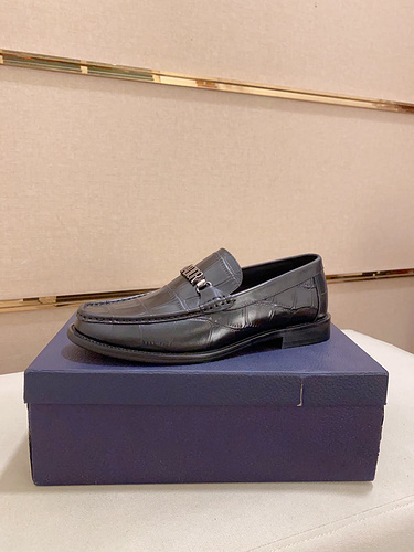 Le scarpe da uomo Dior codice 24C La taglia 3844 possono essere personalizzate 4