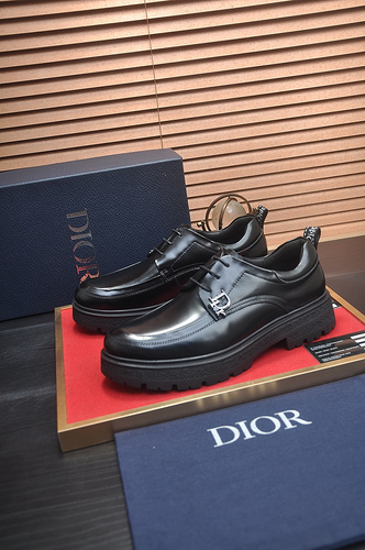 Le scarpe da uomo Dior codice 2B8 Taglia38444 possono essere personalizzate