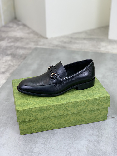 Scarpa uomo Gucci codice 87B8 Taglia3844