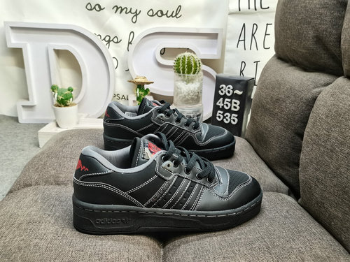 5X35X Adidas Courtbeat Casual Board Shoes Questa scarpa sportiva lifestyle si ispira alla ricca stor