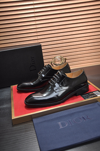 Le scarpe da uomo Dior codice 2C4 La taglia 38444 possono essere personalizzate