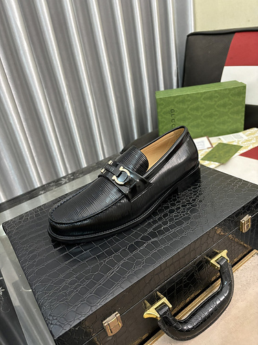 Scarpa uomo Gucci codice C2 Taglia3844