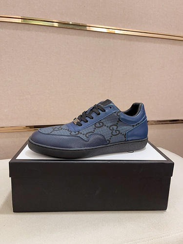 Scarpa uomo Gucci codice 922B3 Taglia3844