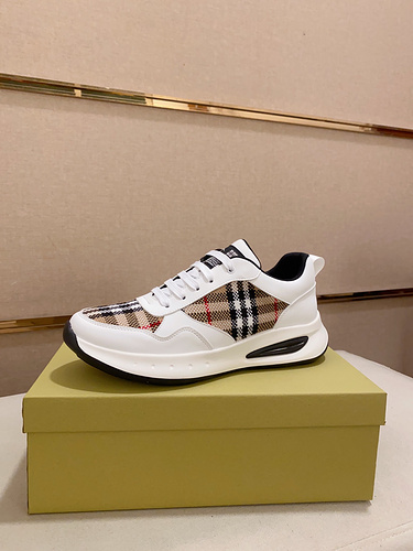 Scarpa da uomo Burberry Codice 9B Taglia38444 Personalizzata Non rimborsabile