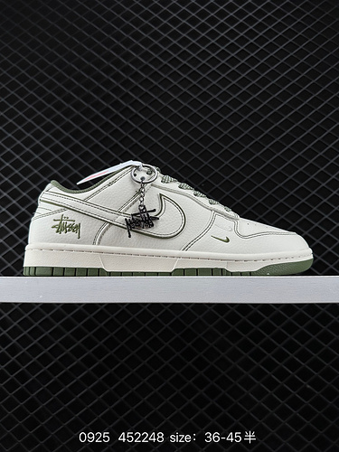 2C40G livello aziendale di rilascio in edizione limitata popolare all'estero Nike SB Dunk Low Studsi