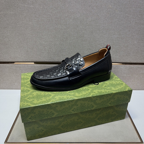 Scarpa uomo Gucci codice 927B9 Taglia3844