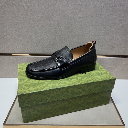 Scarpa uomo Gucci codice 927B9 Taglia3844