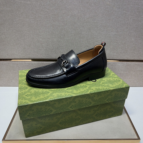 Scarpa uomo Gucci codice 927B9 Taglia3844