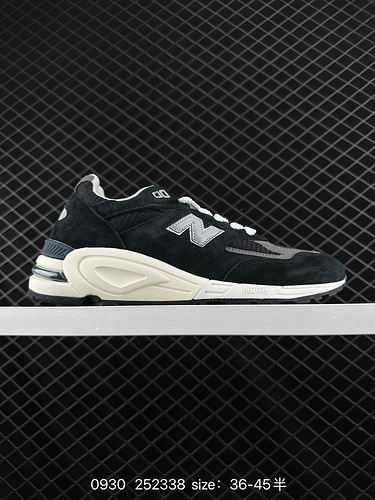 La serie 1D9E0G New Balance M9E9E0G di scarpe da corsa sportive retrò con tradizione americana lanci