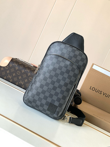 Borsa da petto LV Borsa da uomo Louis Vuitton Borsa a tracolla Louis Vuitton importata in pelle orig