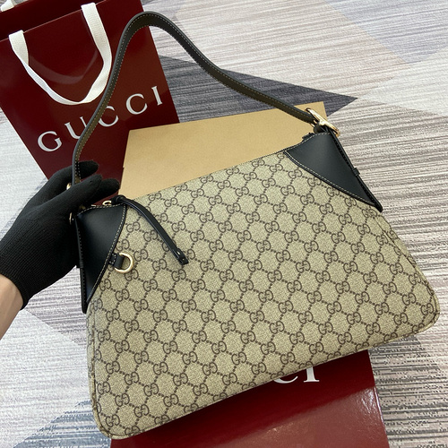 Borsa a tracolla GUCCI Borsa da donna Gucci Borsa a tracolla Gucci importata pelle originale di alta