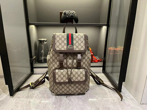 Zaino GUCCI Borsa da uomo Gucci Borsa a tracolla Gucci realizzata in pelle bovina originale importat