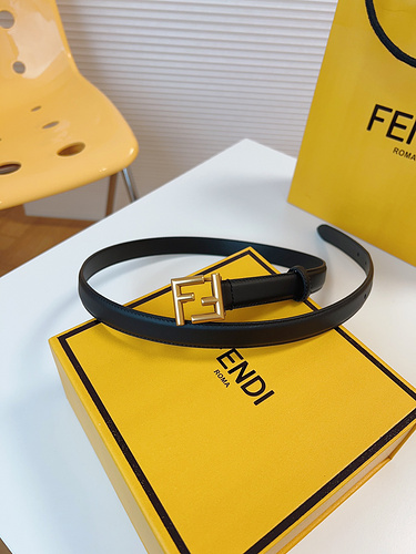 Cintura FENDI all'ingrosso Cintura per ragazze Fendi all'ingrosso materiale originale in vera pelle 