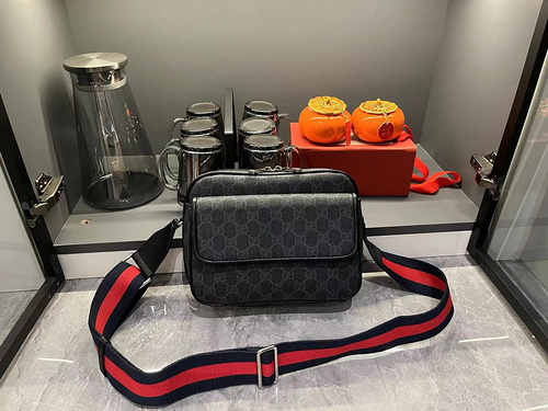 Borsa a tracolla GUCCI Borsa da uomo Gucci Borsa a tracolla Gucci importata pelle bovina originale d