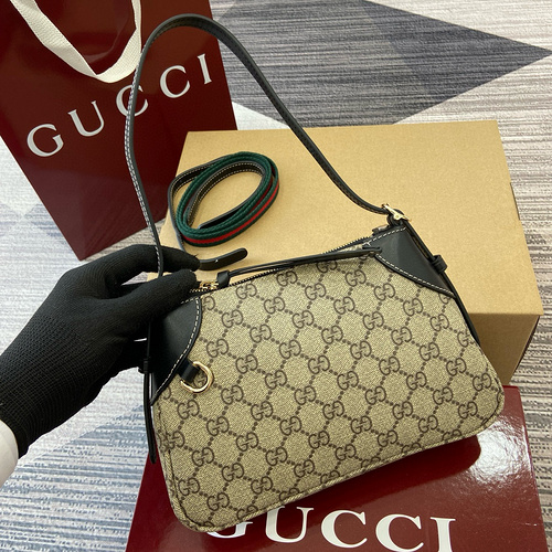 Borsa a tracolla GUCCI Borsa da donna Gucci Borsa a tracolla Gucci importata pelle originale di alta