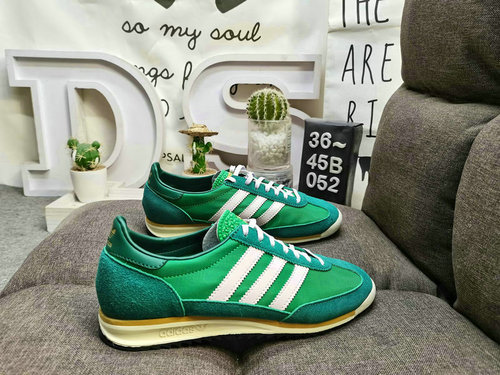 La serie di scarpe sportive retrò 0G5X2CD Adidas Originals SL 72C RS IE342C7 è popolare in tutto il 